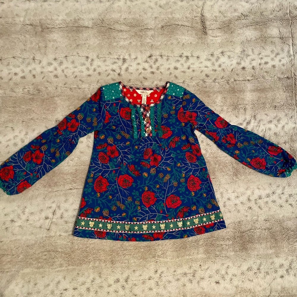 Adorable Matilda Jane Christmas print girls shirt!